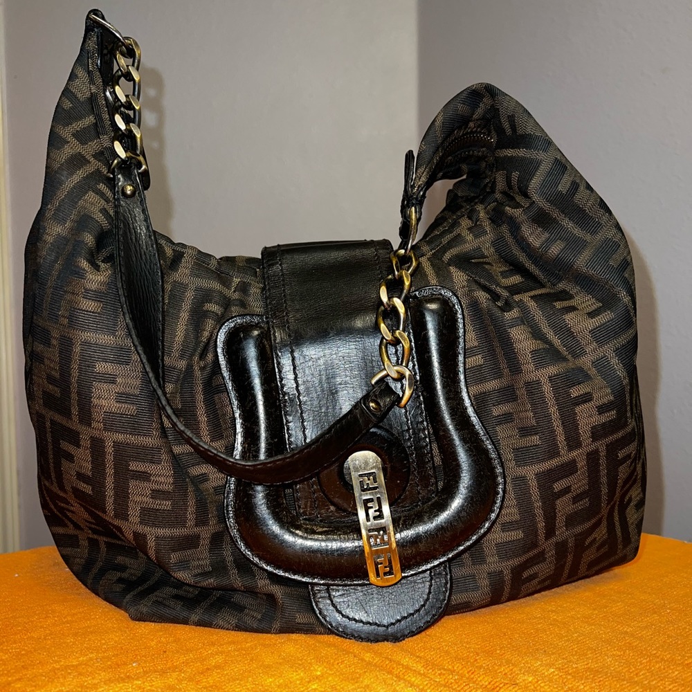 ๐ค FENDI Zucca Borsa B Hobo Bag Made In ITALY Authentic! - Picture 2 of 16